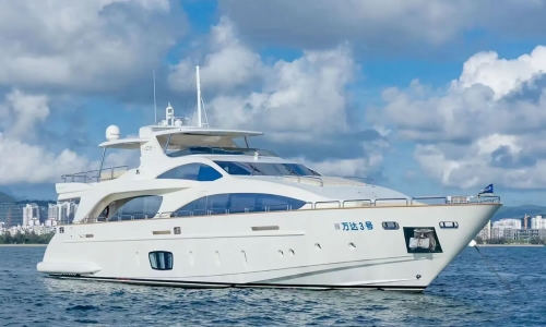 万达3号Azimut 105奢华商务游艇